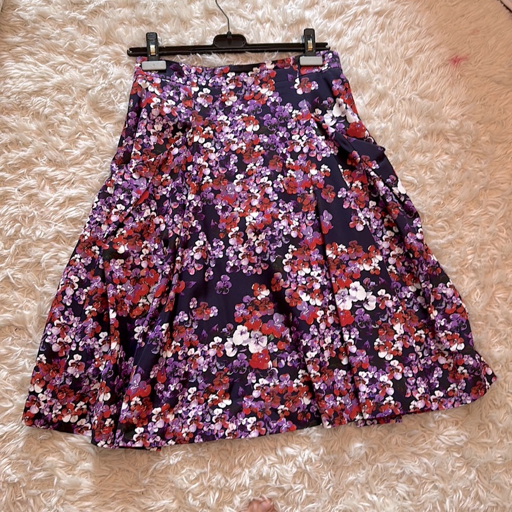 EUC Carolina Herrera Pansy print silk faille skirt